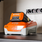 Loxxer loxk2000 VDMA accukast met laadstrips op elk niveau. MIA subsidie lithium accukast