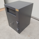Salvus Monopoli 1 afstortkluis – OCC1818 Occasion Kassa en Afroomkluizen MustangSafes